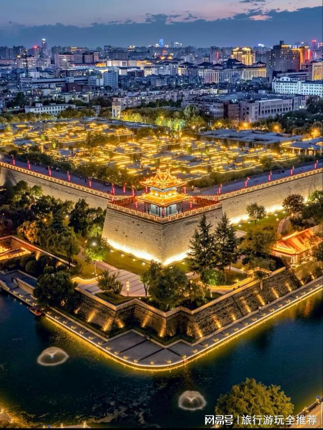 旅游:品羊肉泡馍寻十三朝历史印记新葡京网上赌场西安4天3晚深度(图3) 旅游:品羊肉泡馍寻十三朝历史印记新葡京网上赌场西安4天3晚深度(图3)